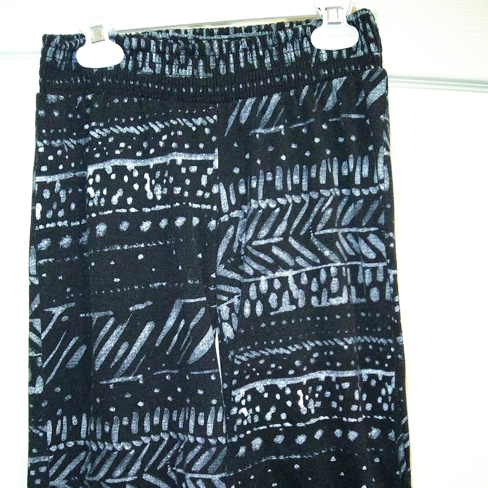 girls design Capri's